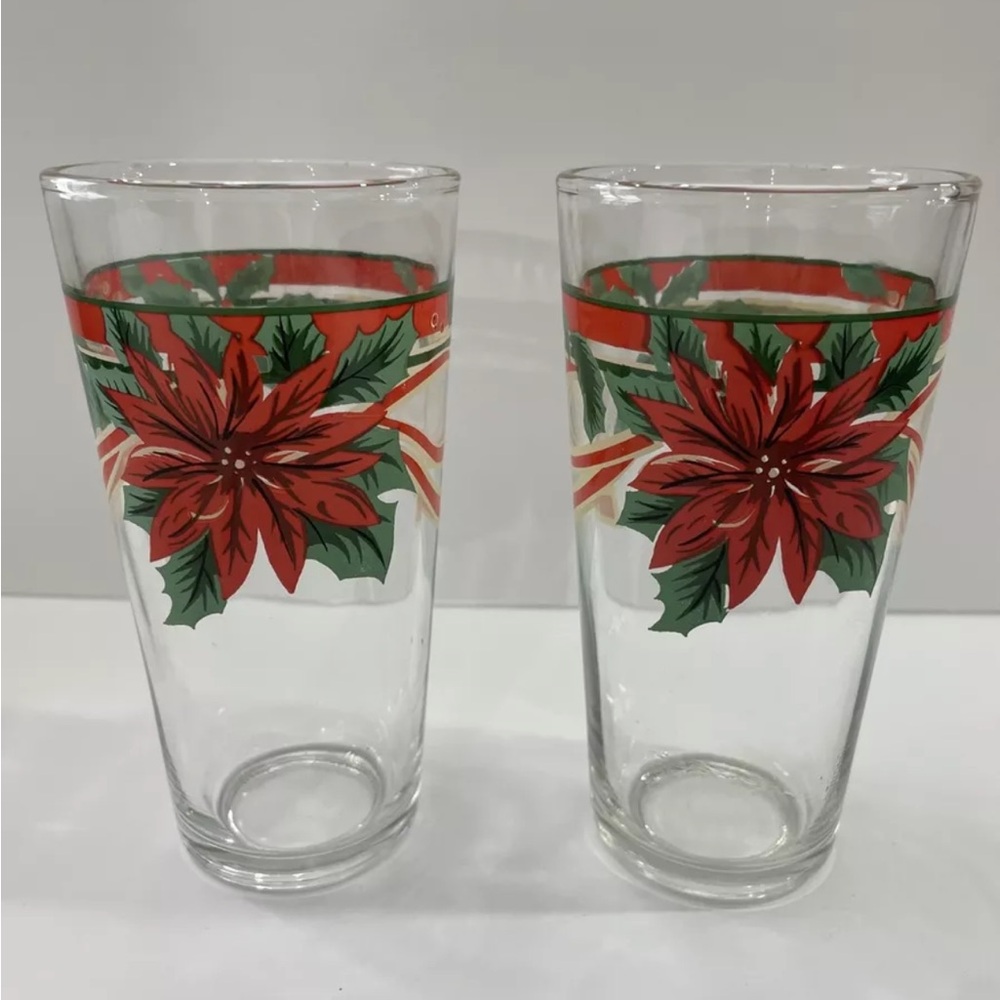 Set Of 2 Vintage Drinking Christmas Glasses Tumblers Poinsettia And Holly Berry